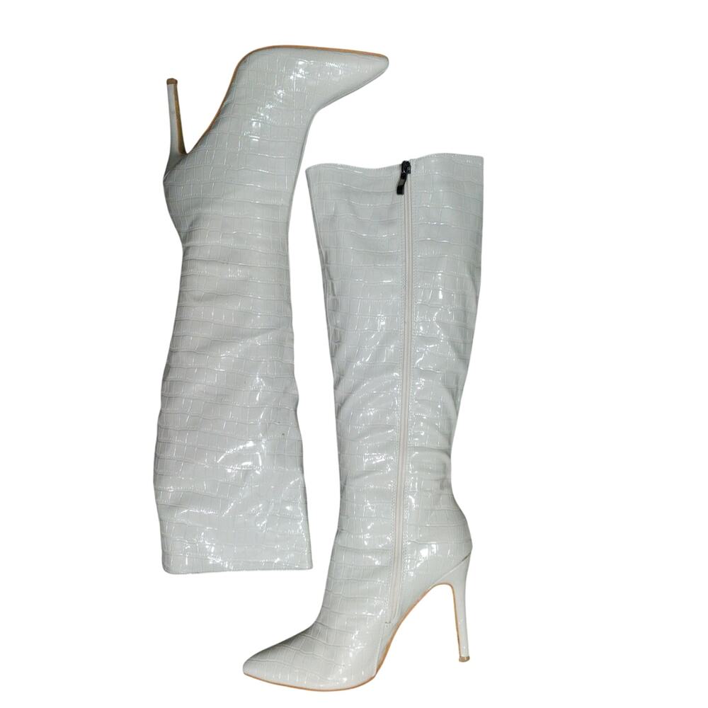 GORGEOUS! RICH VANILLA CREAM VEGAN PATENT LEATHER POINTY TOE BOOTS! SZ 8.5M - Picture 5 of 9